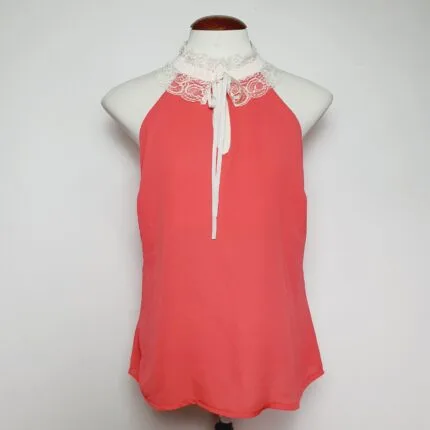Blusa Gola em Rendas - tam P/M
