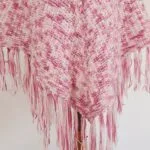 Poncho em Tricô Artesanal com Touca - tam único - Imagem 4