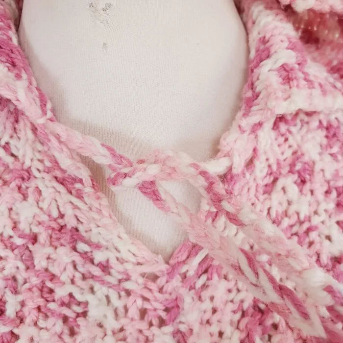 Poncho em Tricô Artesanal com Touca - tam único - Imagem 2