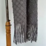 Xale tricô Cinza com Franjas - Imagem 3