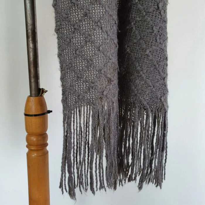 Xale tricô Cinza com Franjas - Imagem 3