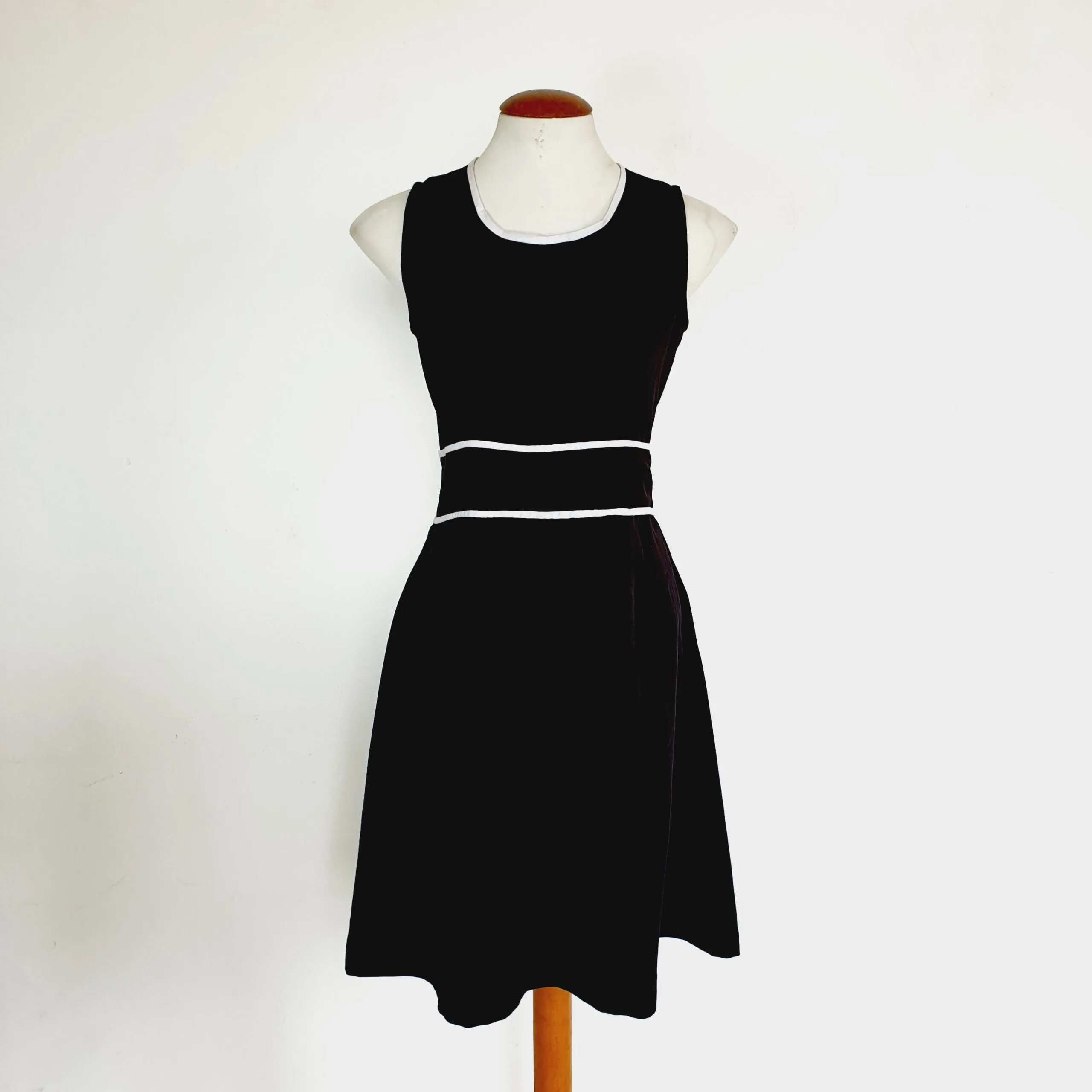 Vestido Social Saia Evasê - tam P