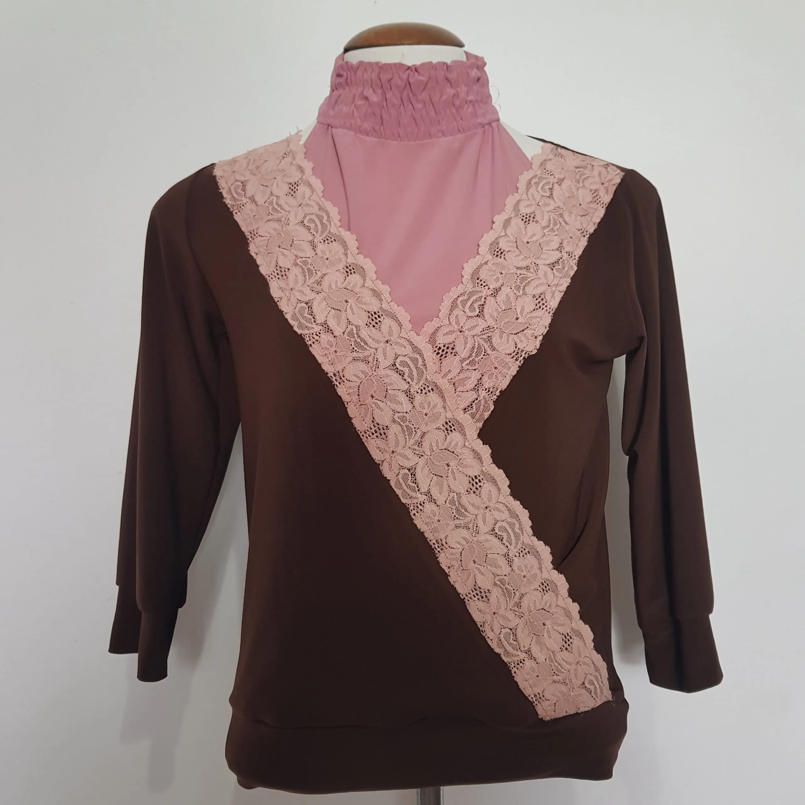 Blusa Marrom com rendas - tam M