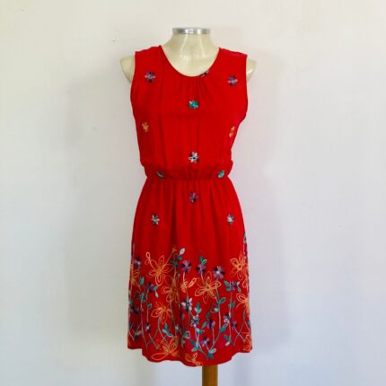 Vestido Vermelho Bordado - tam M