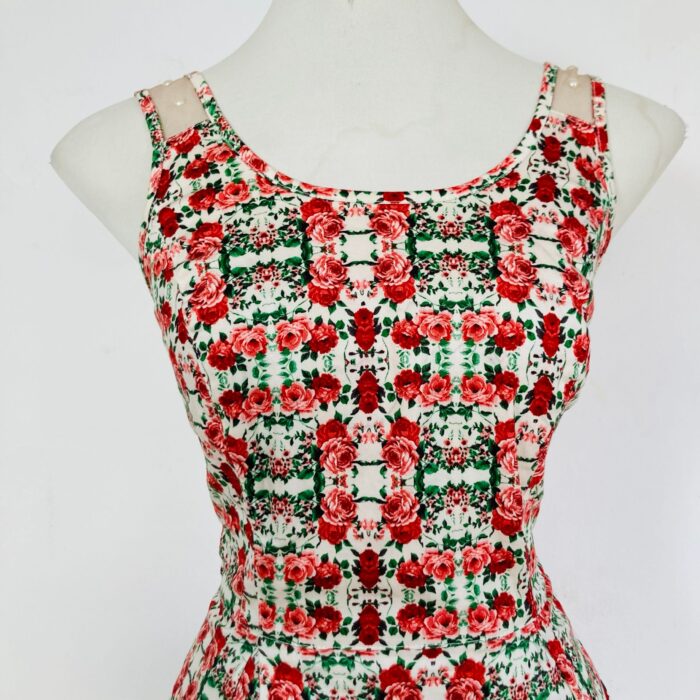 Vestido Rosinhas Vermelha - tam P - Imagem 3