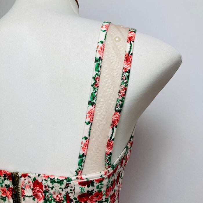 Vestido Rosinhas Vermelha - tam P - Imagem 7