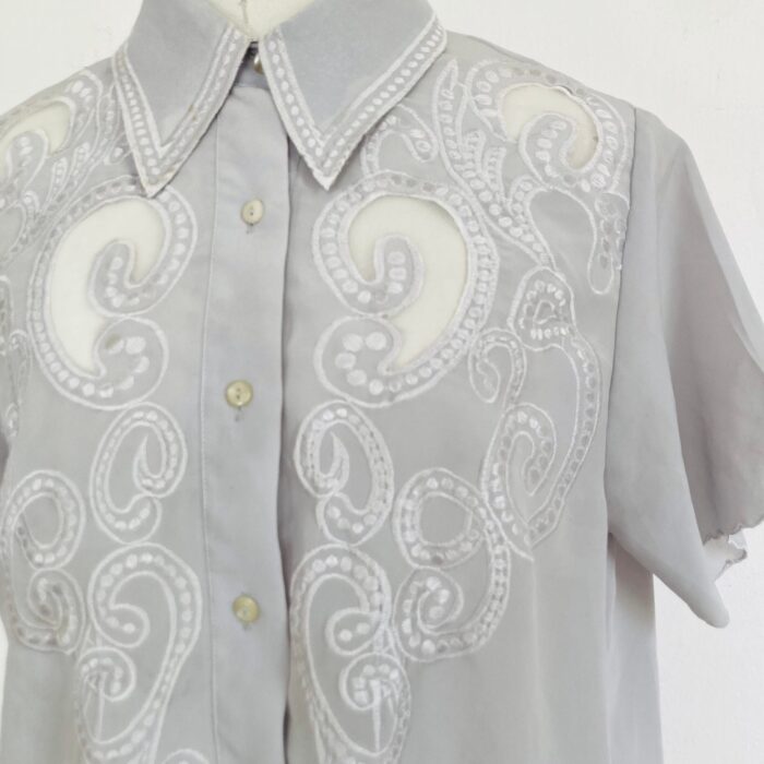 Camisa Vintage Cinza Bordada - tam G - Imagem 4