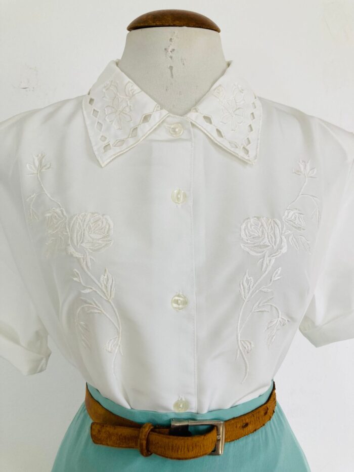 Camisa Vinatge Bordada Branca - tam G/GG - Imagem 2