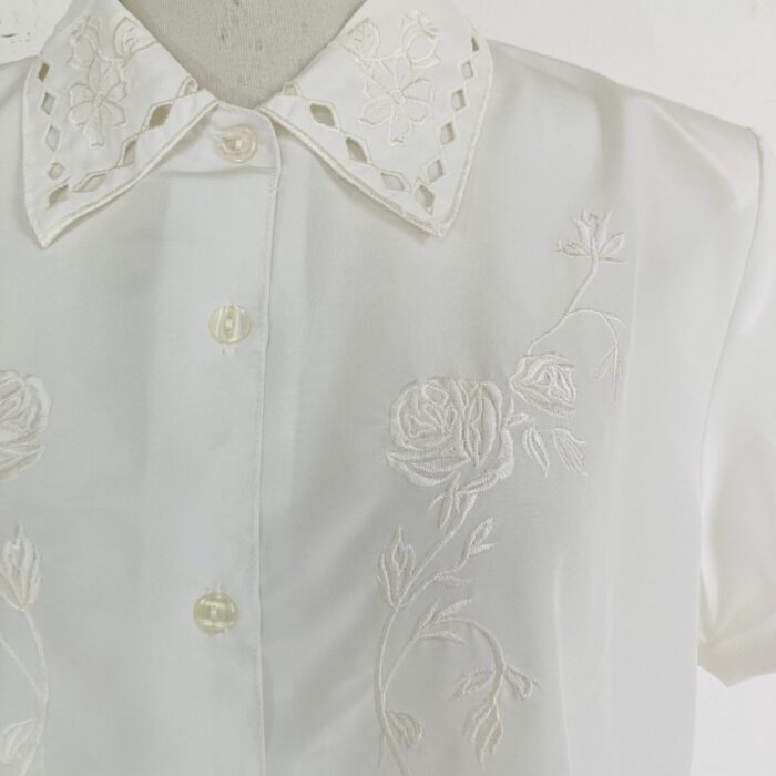 Camisa Vinatge Bordada Branca - tam G/GG - Imagem 3