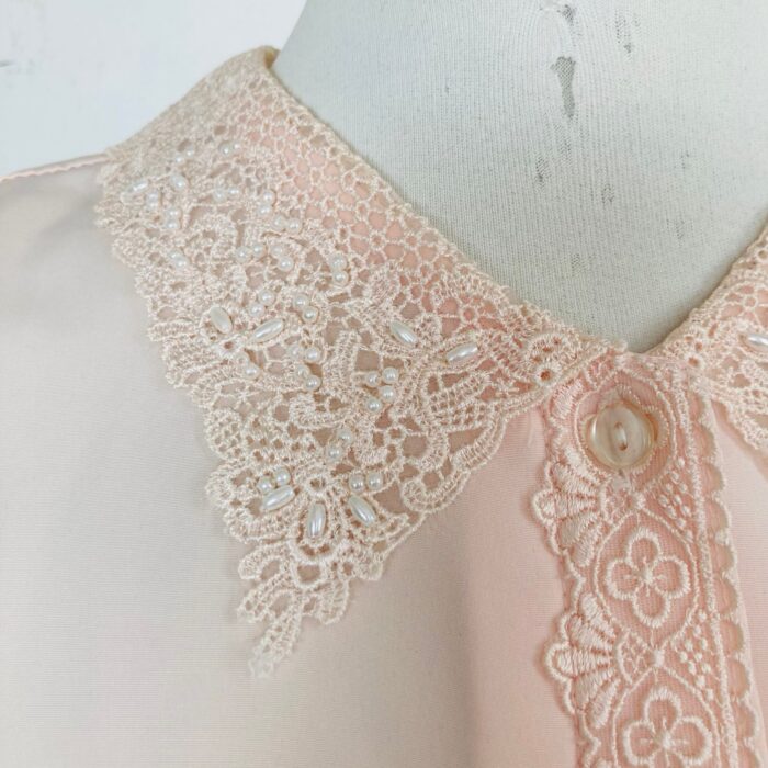 Blusa Vintage Rendas e Pedrinhas - tam G - Imagem 3