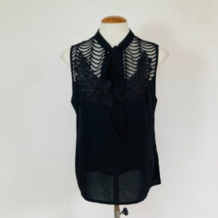 Blusa Tule Bordado Preto - tam M