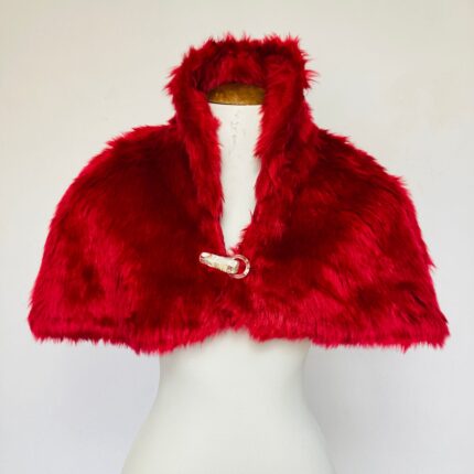Capa Luxuosa com Gola - Tam P