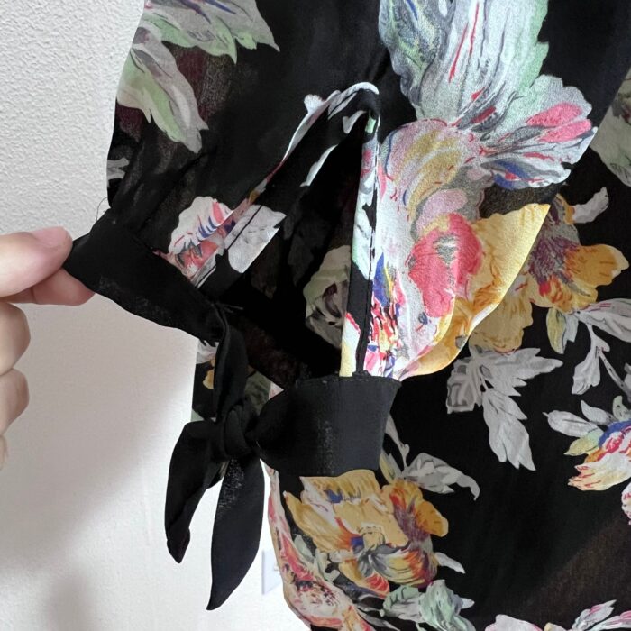 Blusa Preta Floral - Tam G - Imagem 4