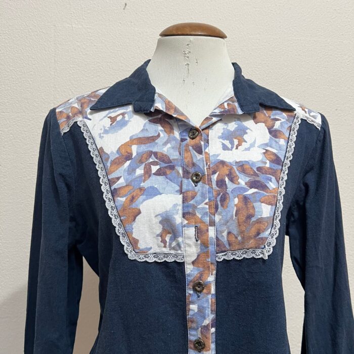 Camisa com rendas - Tam M/G - Imagem 2