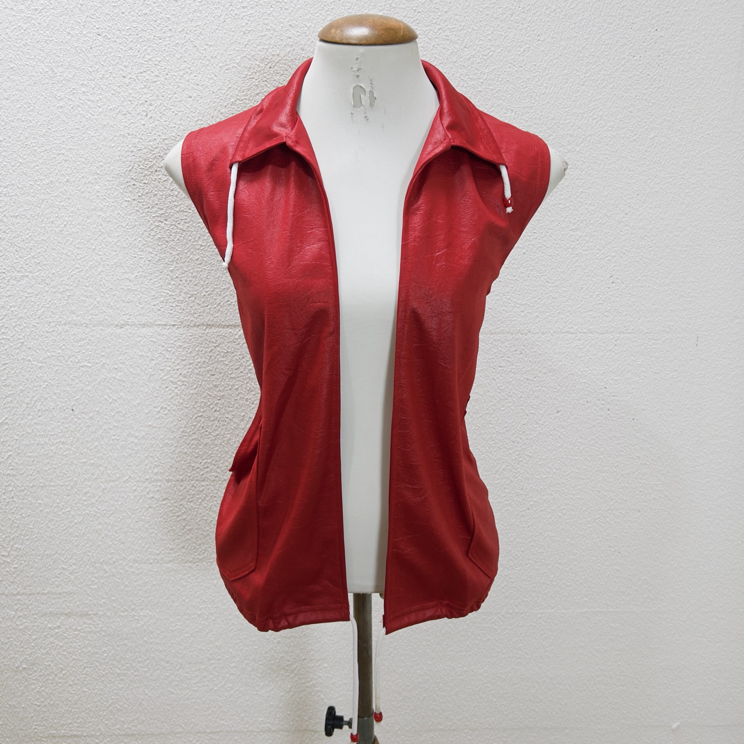 idg_20251217_154859_102 Colete Vintage Vermelho - Tam P - Imagem 1