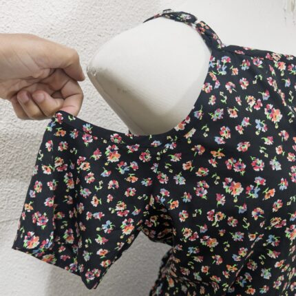 Vestido Preto Floral – Tam M