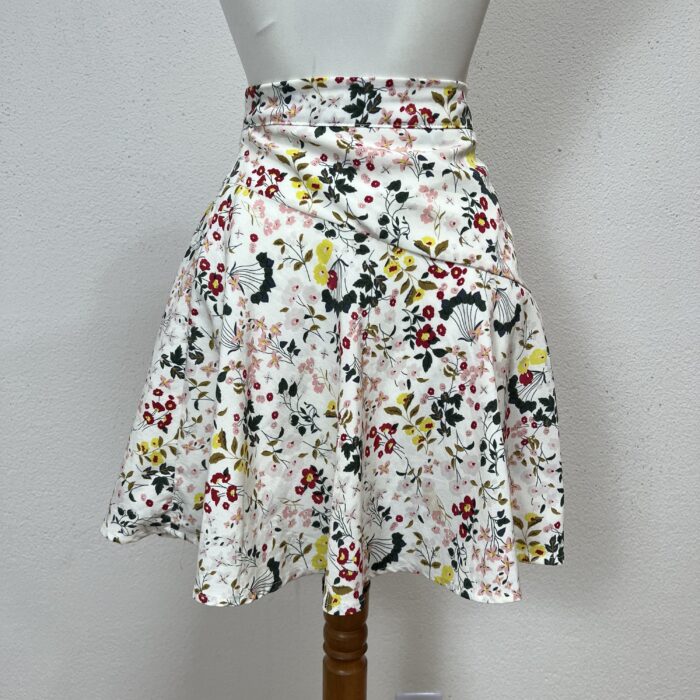 Saia Floral Evasê - Tam P - Imagem 4
