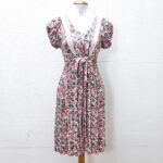 Vestido Floral com Rendas - Tam M