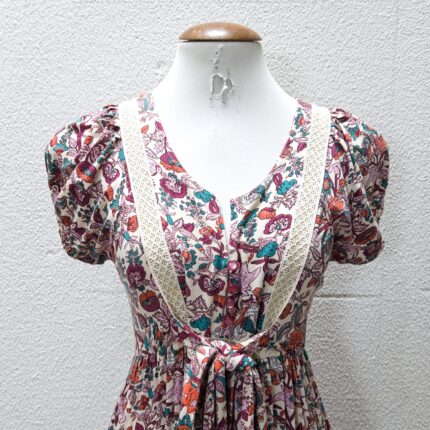 Vestido Floral com Rendas – Tam M