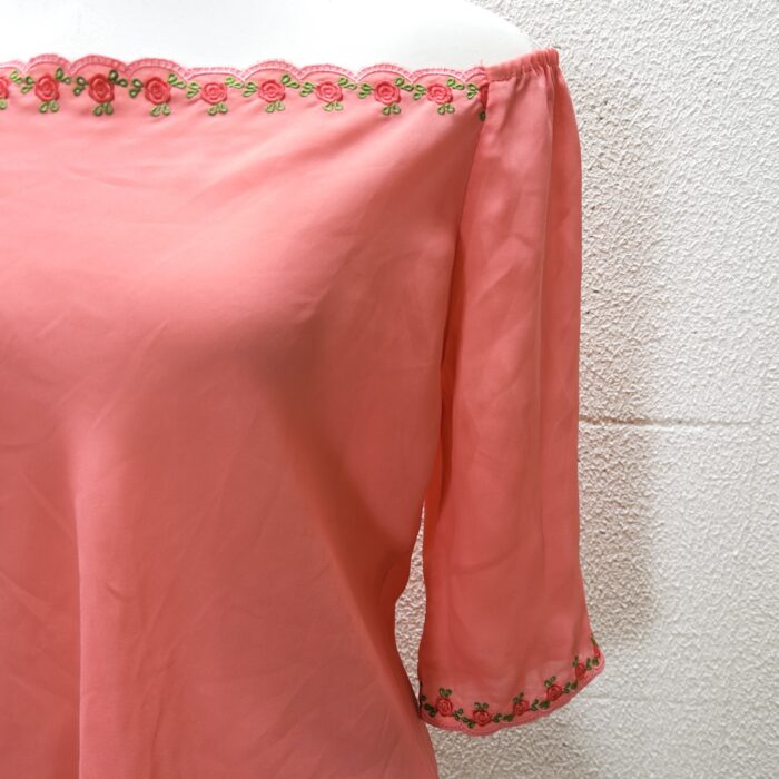 Blusa Rosa com Bordados - Tam G - Imagem 2