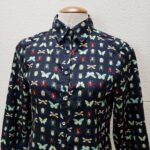 Camisa Preta Estampada - Tam P - Imagem 2