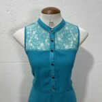 Vestido Azul com Rendas - Tam M - Imagem 2