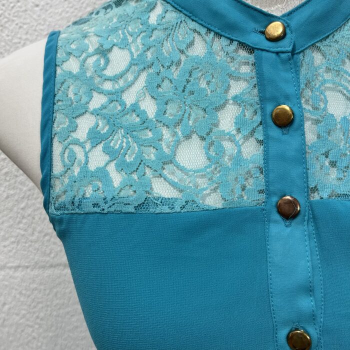 Vestido Azul com Rendas - Tam M - Imagem 3