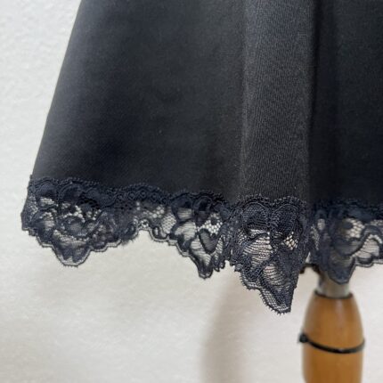 Saia Preta com Rendas – Tam P