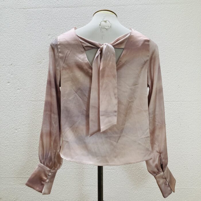 Blusa Acetinada - tam M - Imagem 3