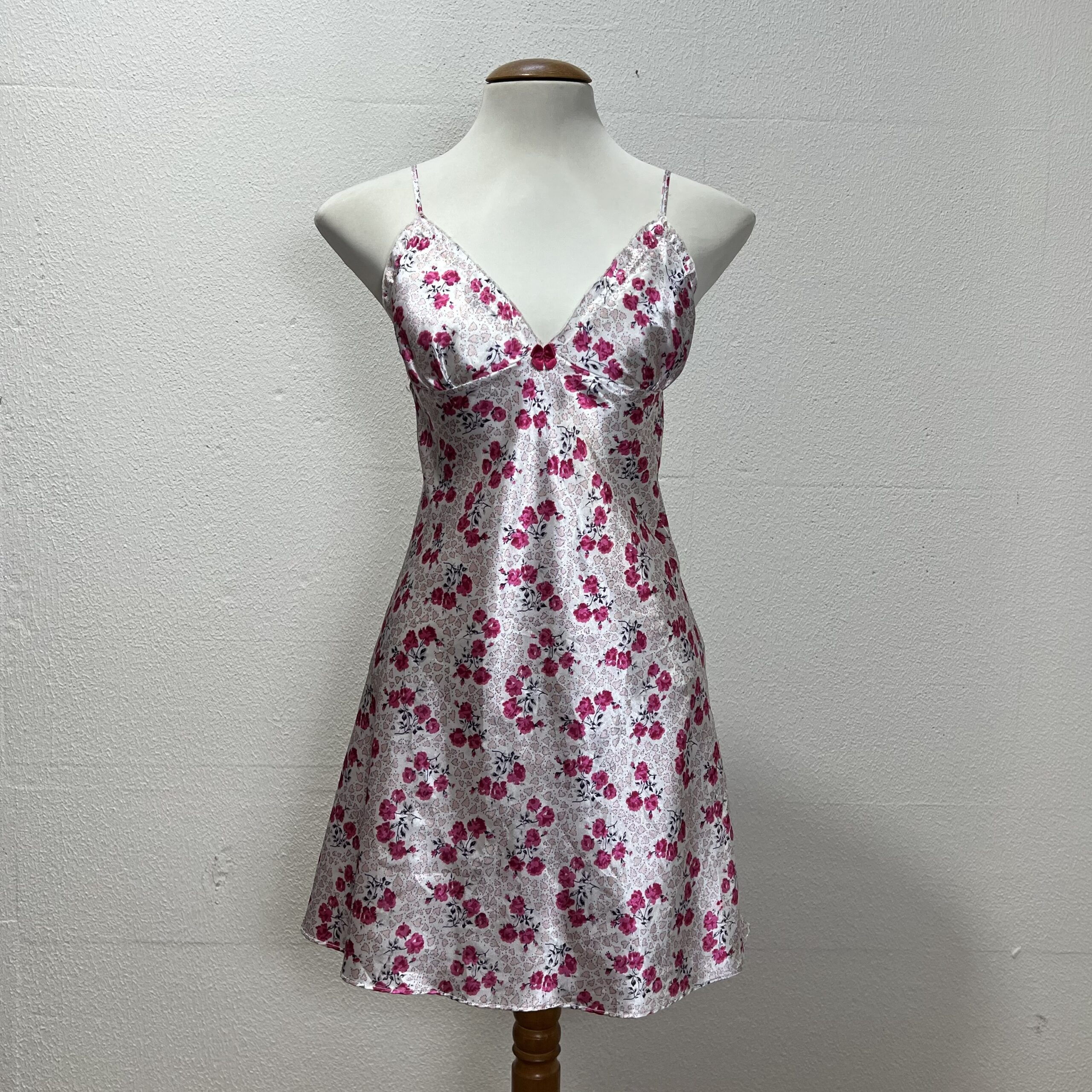 img_8286 Camisola em cetim - Tam P - Imagem 1