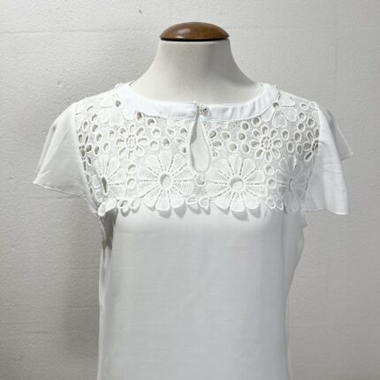 Blusa branca com bordados – Tam M