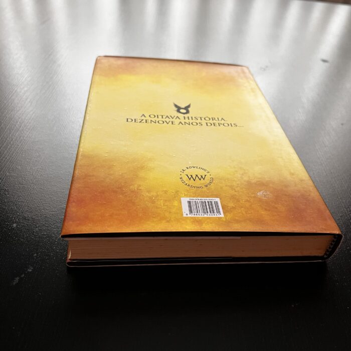 Livro Harry Potter e a Criança Amaldiçoada - Imagem 2