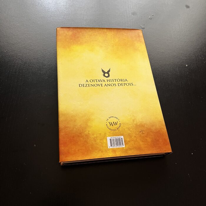 Livro Harry Potter e a Criança Amaldiçoada - Imagem 3