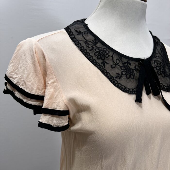 Blusa Salmão com Rendas - Tam P - Imagem 3