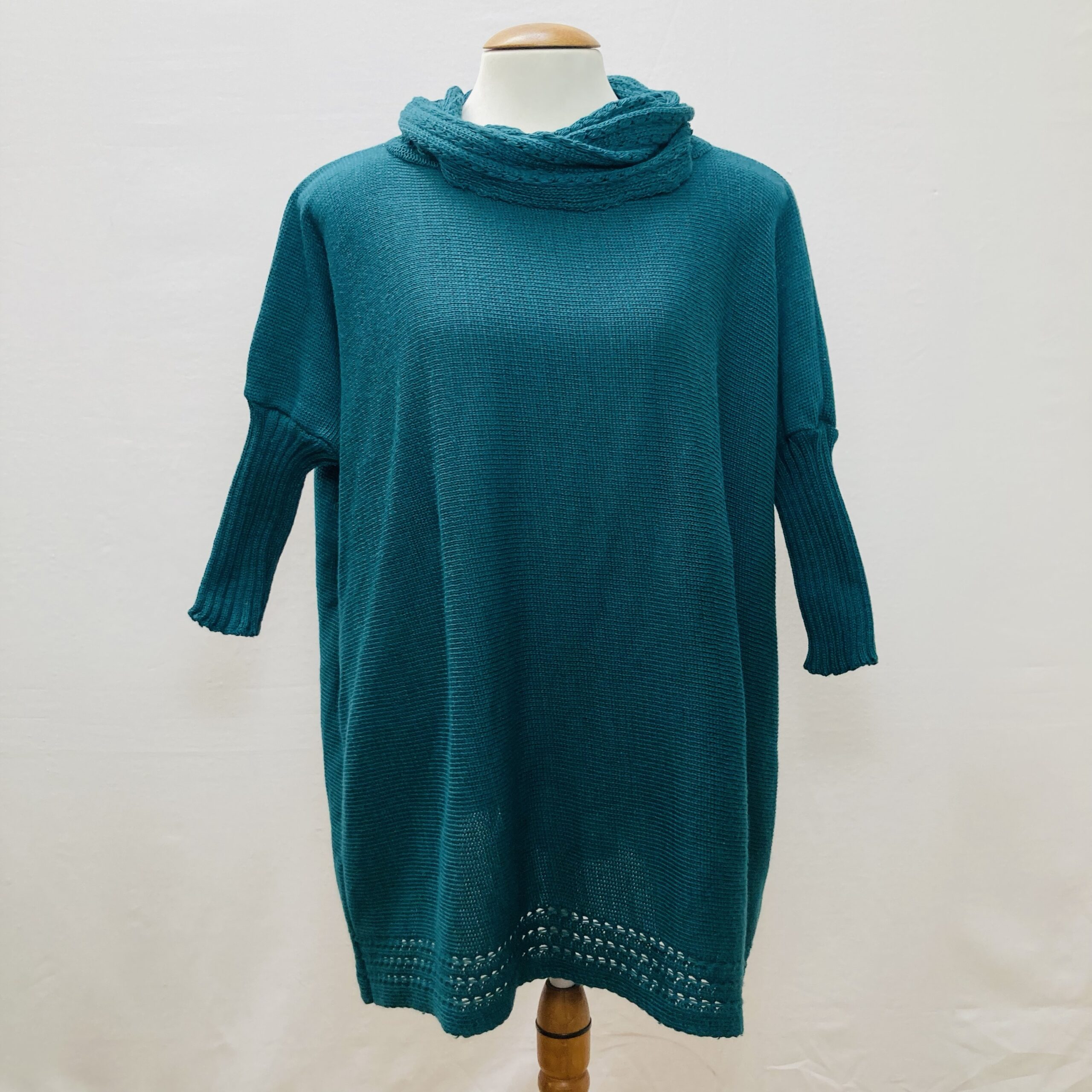 img_6970 Blusão - Poncho com mangas - tam Unico - Imagem 1