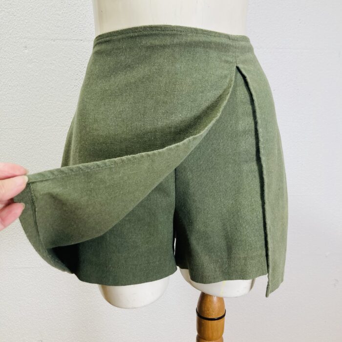 Shorts saia - tam P - Imagem 2