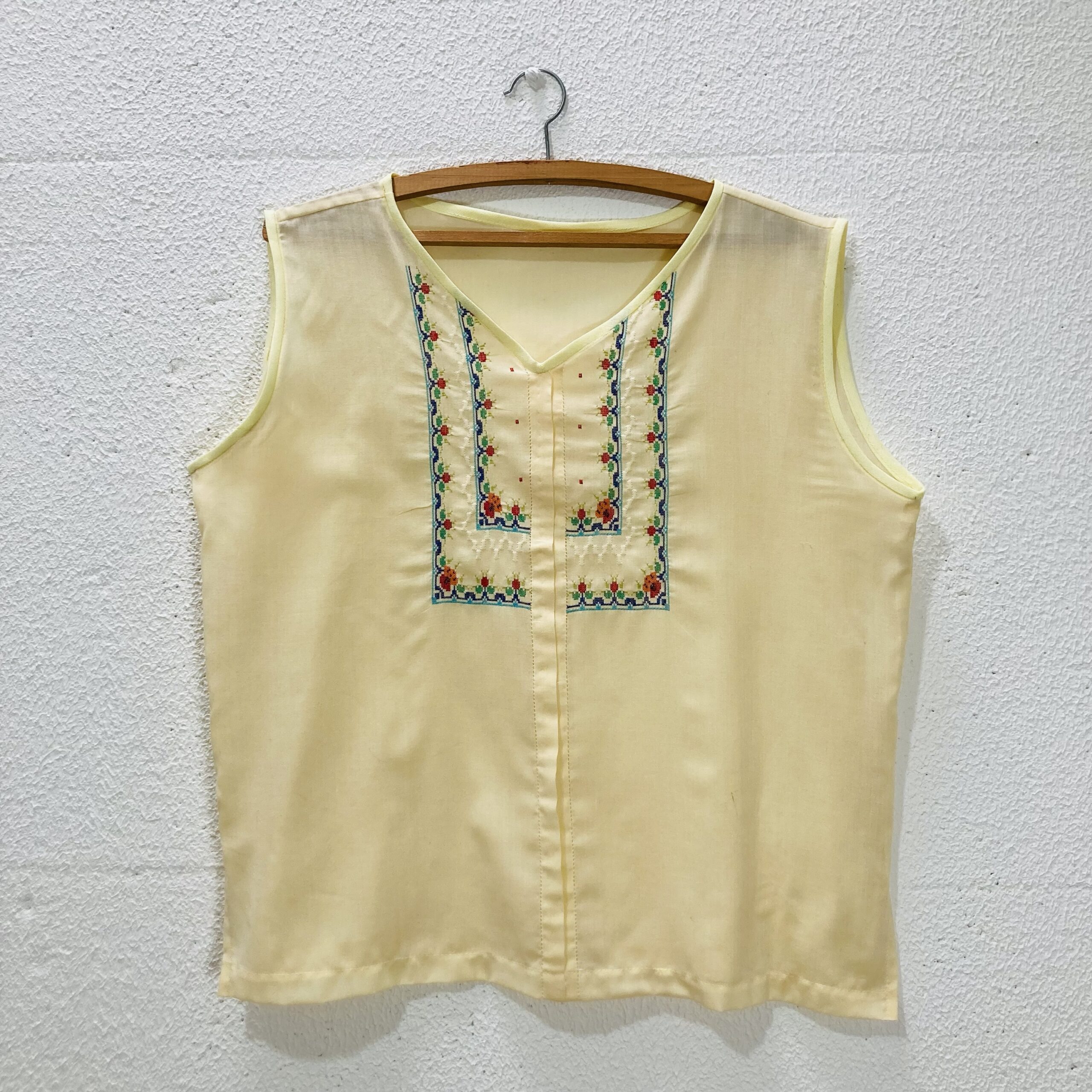 Blusa Vintage Bordada – tam M
