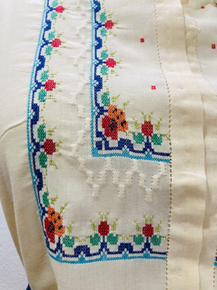 Blusa Vintage Bordada - tam M - Imagem 2