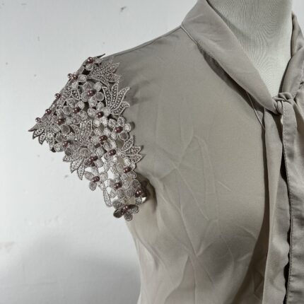 Blusa bege com rendas – Tam M/G
