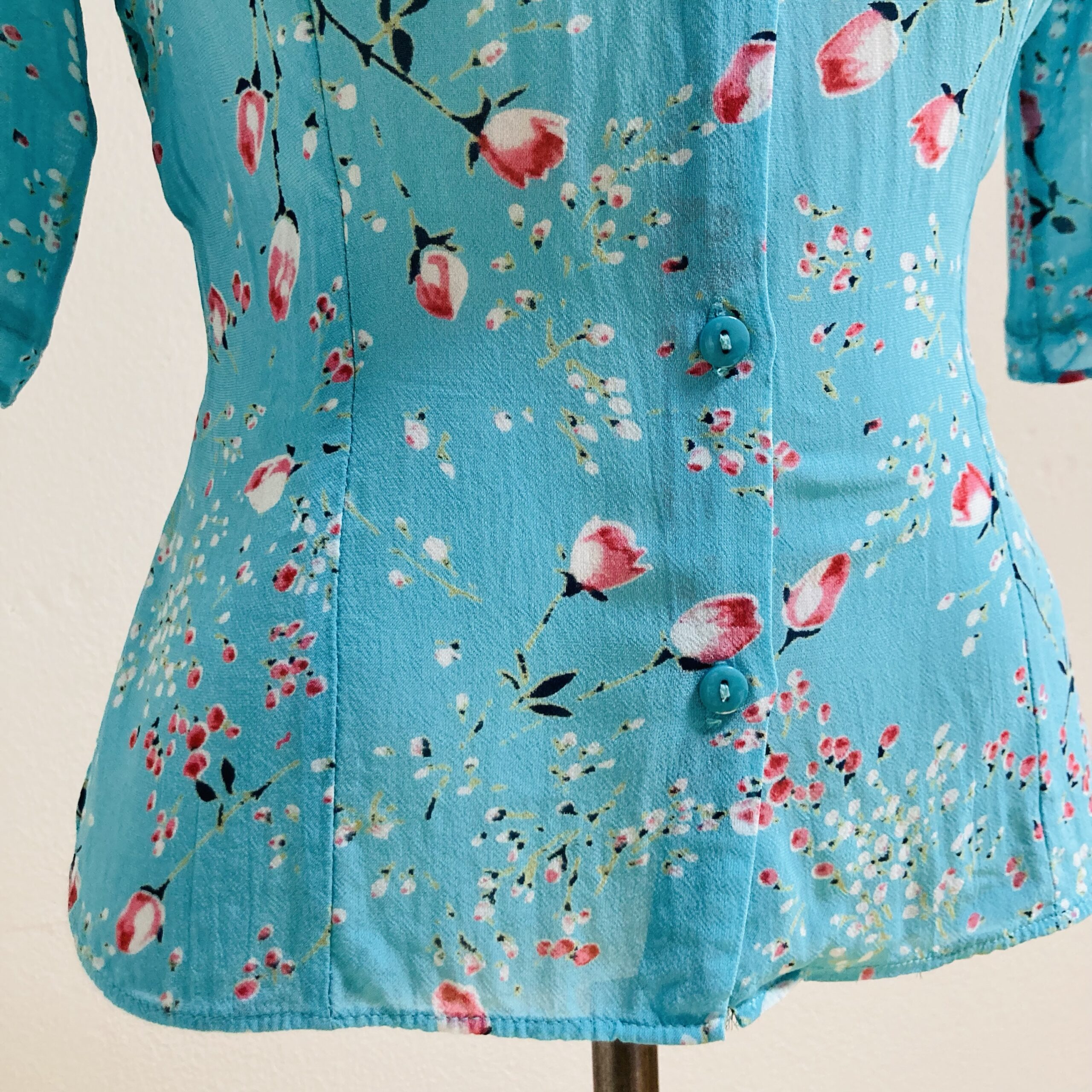 Blusa Seda Azul Floral - tam P - Imagem 9