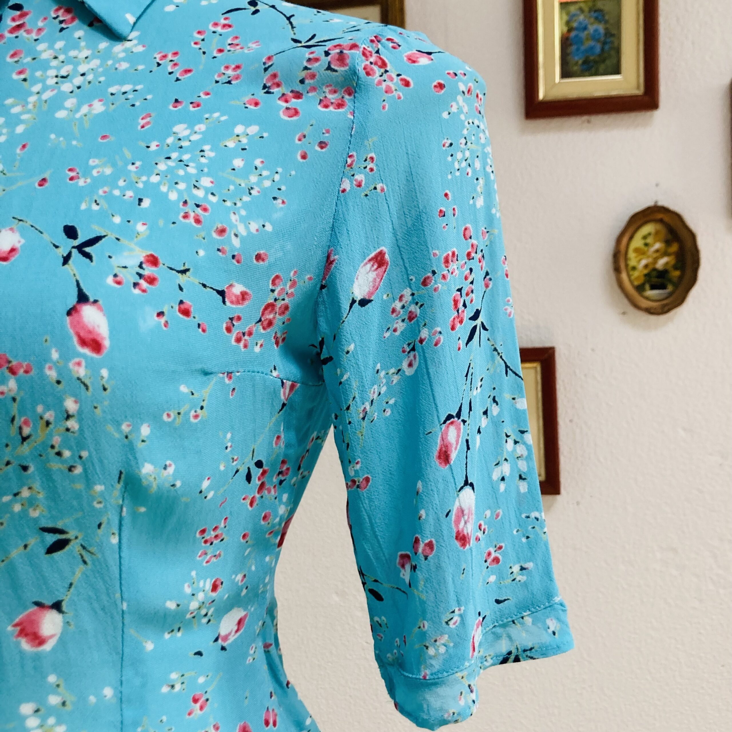 Blusa Seda Azul Floral - tam P - Imagem 5
